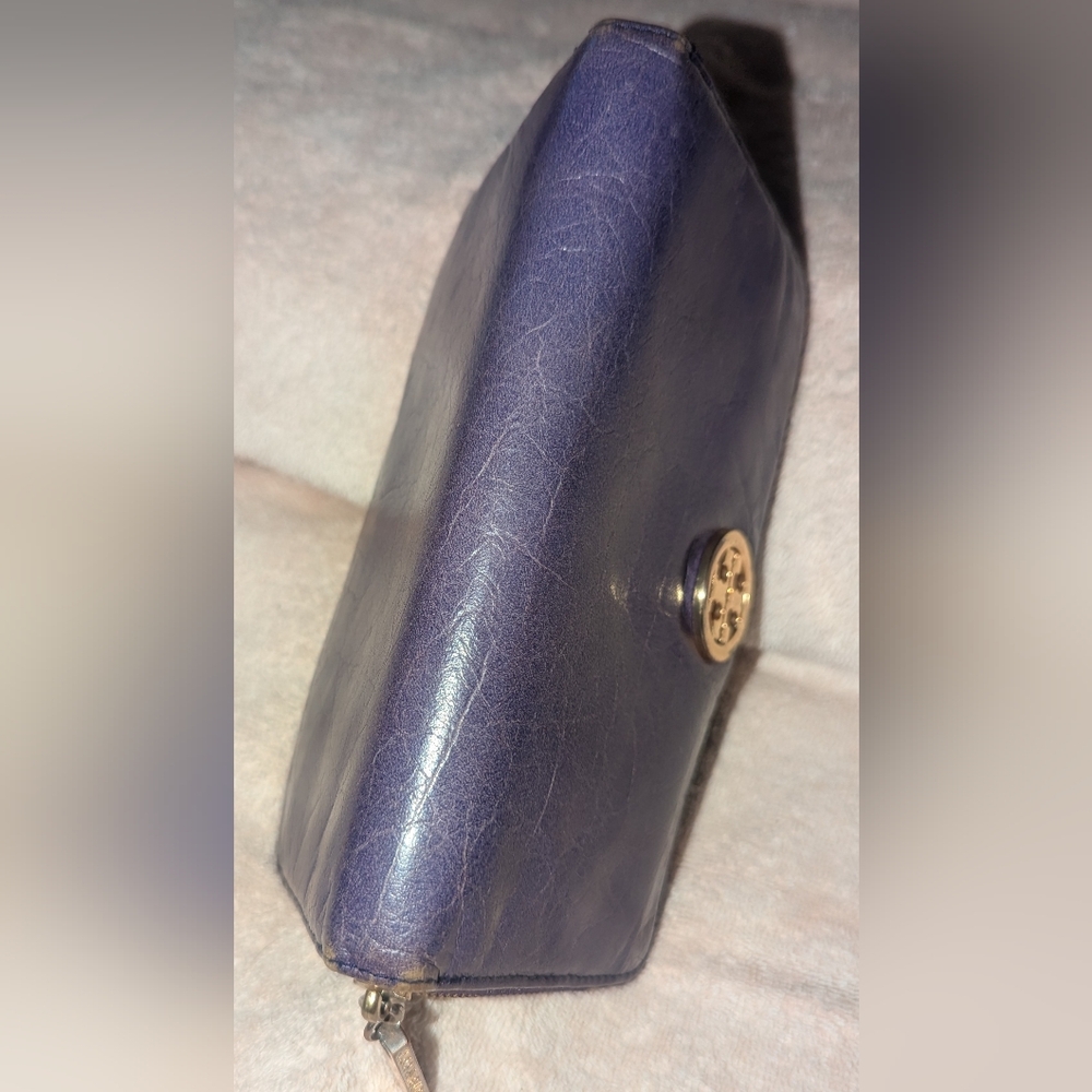 Tory Burch Purple Leather Wallet with Gold Logo - Picture 6 of 9